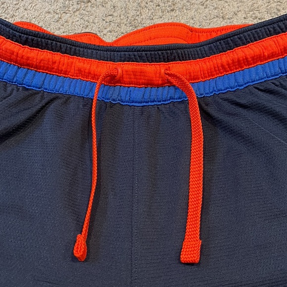 Nike activewear athletic basketball shorts 100% polyester with zipper pocket - Picture 4 of 8